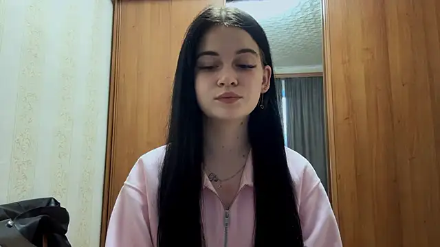 BellaLuxury online show from April 7, 3:12 pm