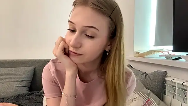 KatrineDrea online show from April 17, 3:04 pm