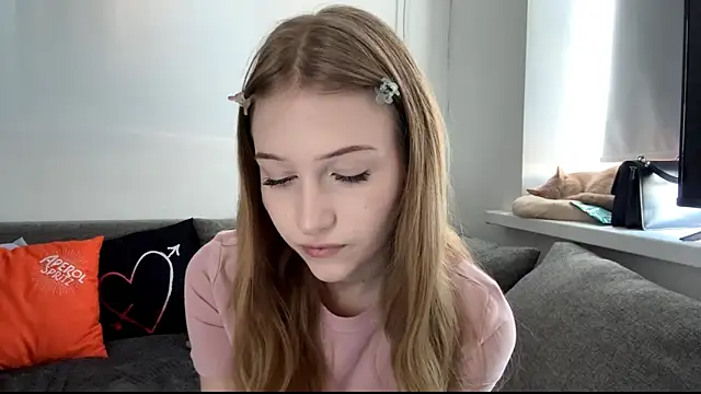 Snapshot of KatrineDrea chatting on April 28, 1:16 pm KatrineDrea online show from April 28, 1:16 pm