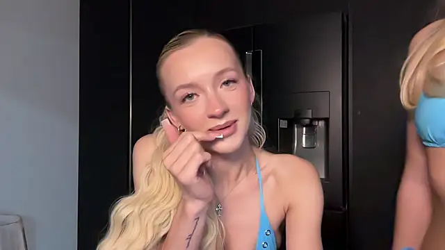 Itsmiaxx online show from May 1, 11:42 pm