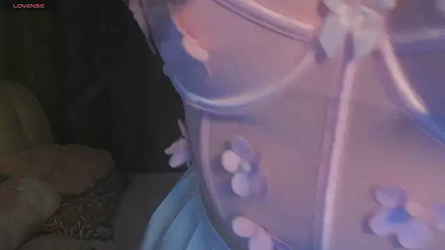 VelvetMelissa online show from April 11, 3:27 pm