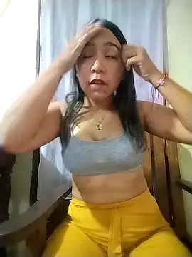 erikabella online show from April 5, 5:43 pm