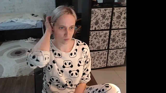 Snapshot of Sweet_hot_shrmp chatting on June 4, 2:56 pm Sweet hot shrmp online show from June 4, 2:56 pm