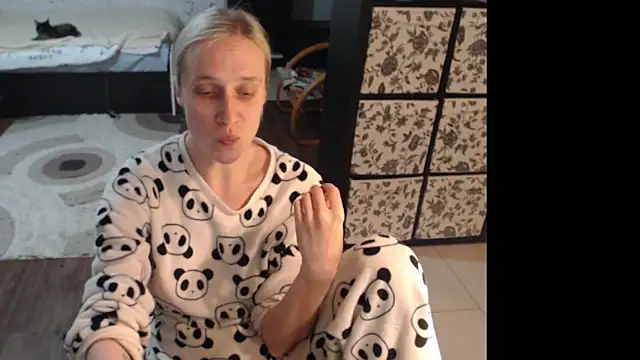 Snapshot of Sweet_hot_shrmp chatting on June 13, 6:39 pm Sweet hot shrmp online show from June 13, 6:39 pm