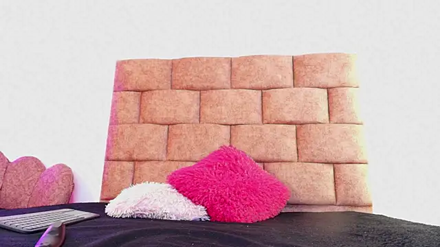 Emily Gross online show from April 13, 2:22 pm