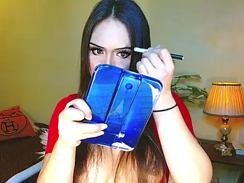 SafaraSaint online show from April 13, 9:09 pm