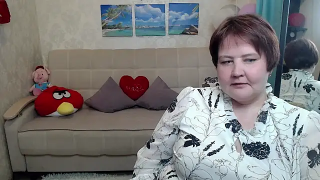 QUEEN02030 online show from April 1, 1:41 pm