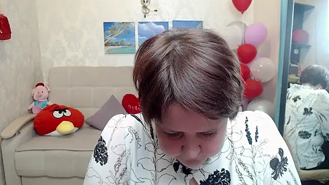 QUEEN02030 online show from April 2, 7:39 am