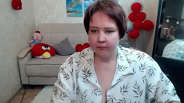 QUEEN02030 online show from April 13, 9:37 am