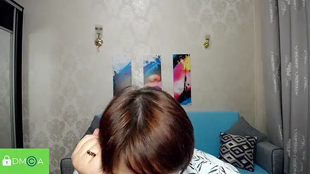 QUEEN02030 online show from April 19, 3:00 pm