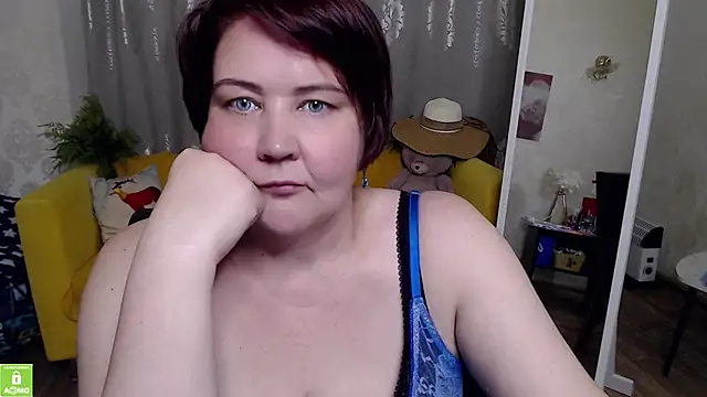 QUEEN02030 online show from June 5, 9:59 am