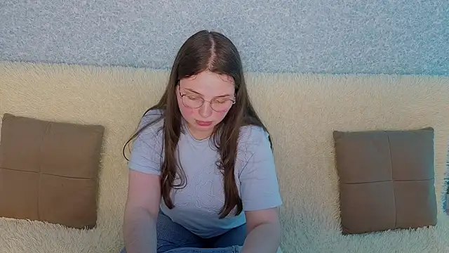 SofiDreamm online show from April 15, 2:35 pm