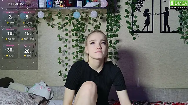 Girl Meow18 online show from June 5, 12:39 am