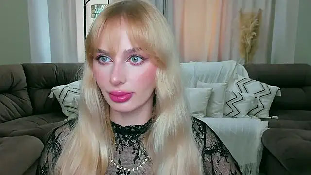 blonde  flirt online show from April 9, 5:18 am