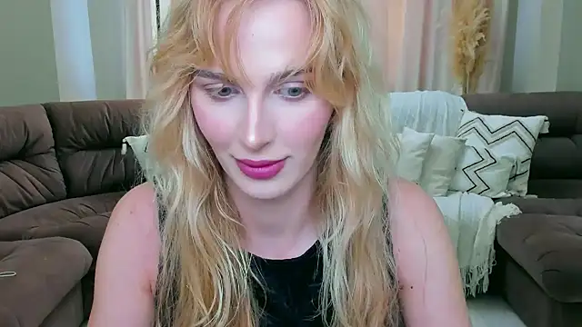 blonde  flirt online show from April 15, 1:07 pm