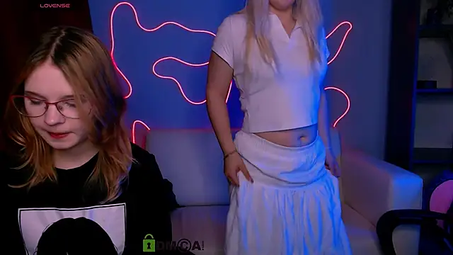 callmevivien online show from April 18, 7:07 pm