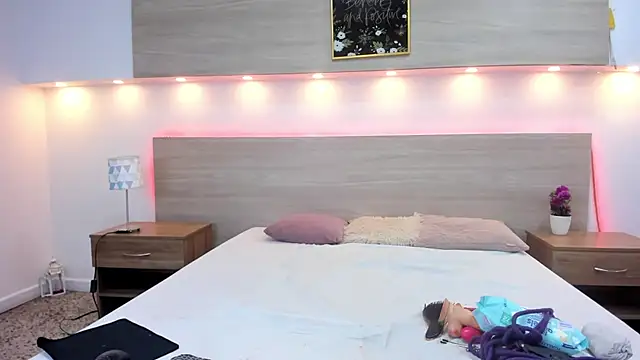 Ellaa honey online show from April 16, 1:12 pm