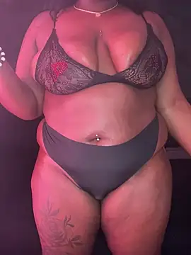 VERALONGG online show from April 4, 11:40 am