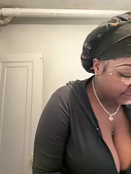 VERALONGG online show from April 17, 11:19 pm