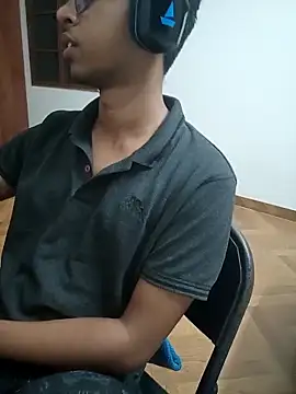 letsplaygame online show from April 9, 3:39 pm