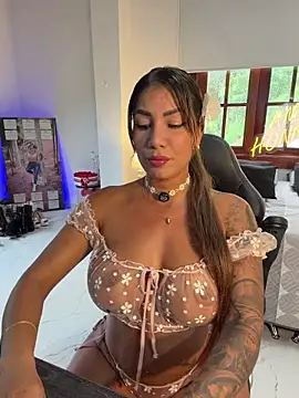 CocoaParadise  online show from April 8, 9:15 pm