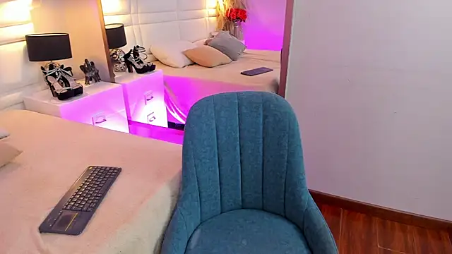 Lia  Harper online show from April 15, 3:24 am