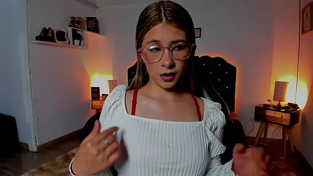 SaraRoads online show from April 7, 7:47 pm