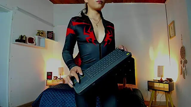 SaraRoads online show from April 15, 9:59 pm