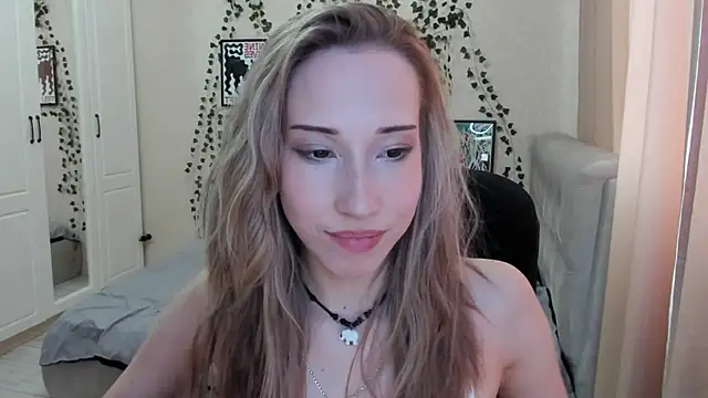 Emmarayder online show from April 1, 1:41 pm