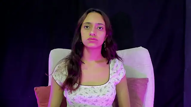 Charlotte Benette online show from March 31, 12:49 pm