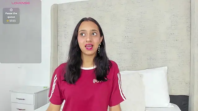 Charlotte Benette online show from April 15, 12:56 pm