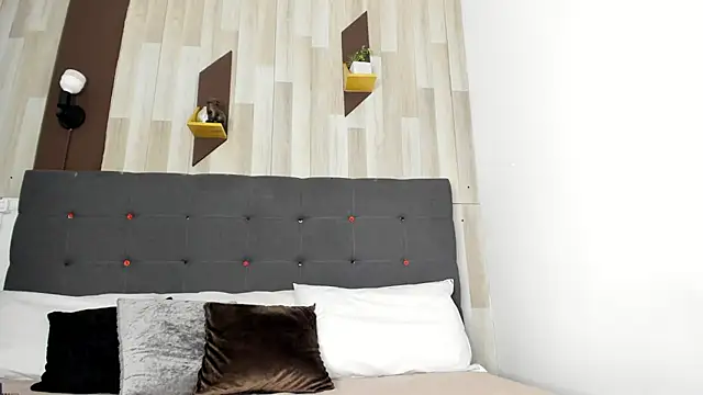 GrayHall online show from April 13, 8:14 pm