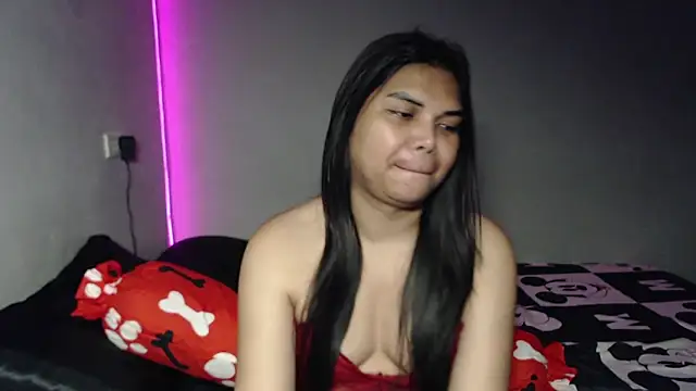 yourhotasiantrann online show from April 4, 3:53 pm