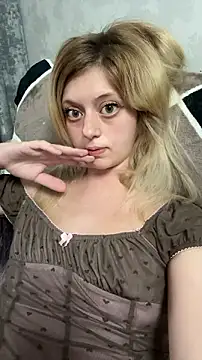 Snapshot of AkinaHaruko chatting on April 27, 4:43 am AkinaHaruko online show from April 27, 4:43 am