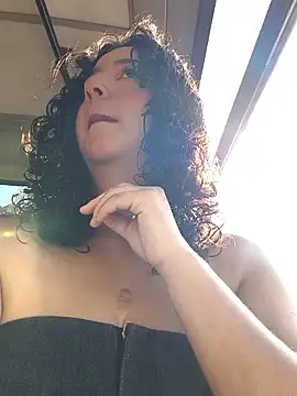 bella swwan  online show from April 4, 1:08 pm