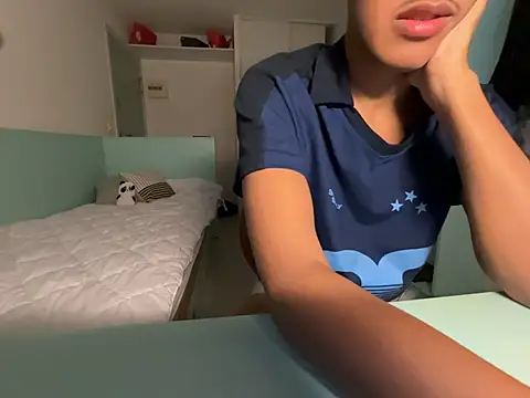 Snapshot of Rebeu_77 chatting on July 18, 4:00 pm Rebeu 77 online show from July 18, 4:00 pm