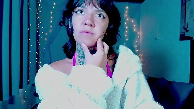 LannieGonzales online show from April 7, 12:05 pm