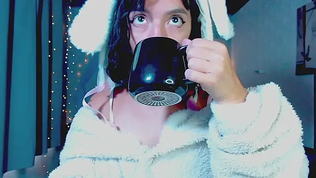 LannieGonzales online show from April 8, 12:49 pm