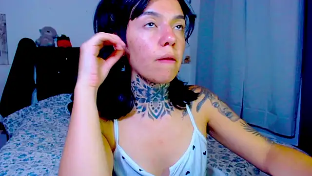 LannieGonzales online show from June 2, 3:30 am