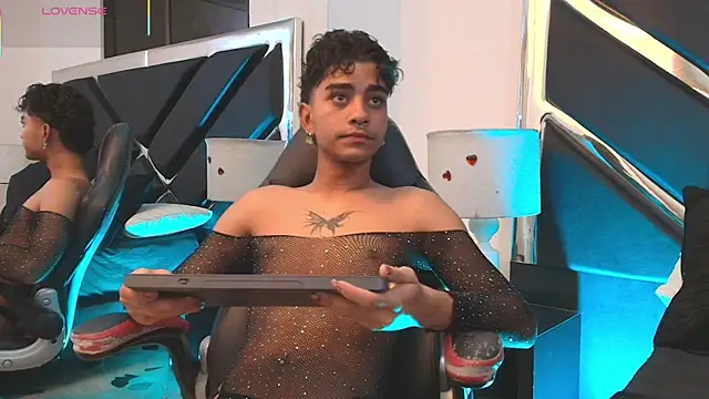 MiikeOthon online show from April 5, 4:31 am