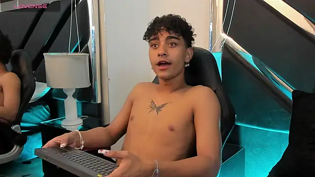 MiikeOthon online show from April 8, 2:22 am