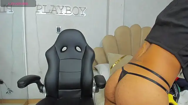 MiikeOthon online show from April 9, 1:05 am