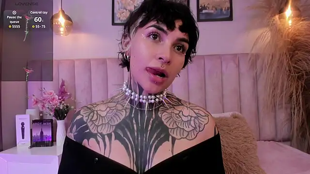 Luana fiore online show from April 5, 12:24 pm