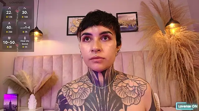 Luana fiore online show from April 15, 12:45 pm