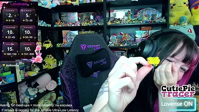 CutieTracer online show from June 1, 1:57 pm