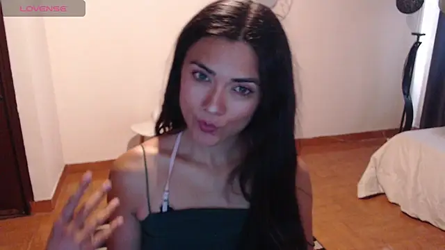 FreyaRouge online show from April 11, 3:16 pm