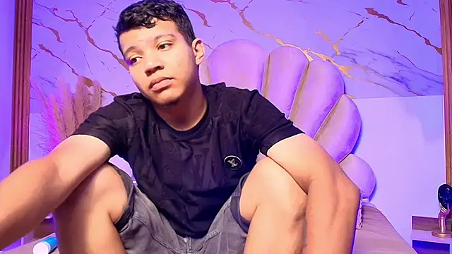 Miaa Hero online show from April 14, 7:42 pm