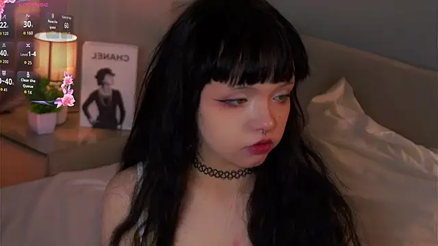 CandiceDossantos online show from April 7, 8:04 am