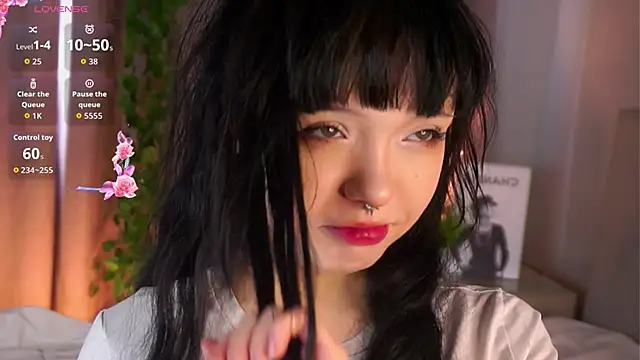 CandiceDossantos online show from April 18, 8:40 am