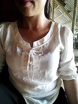 Lisa-aa online show from April 14, 5:24 am